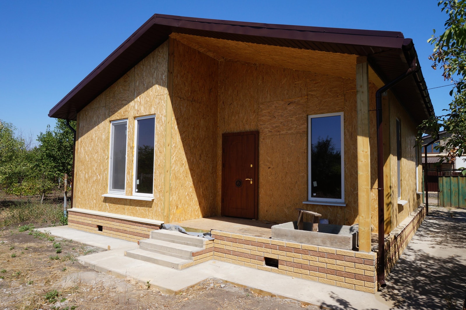 Construcción de una casa de campo a partir de paneles CIP