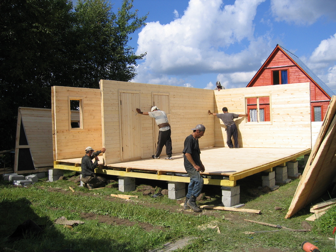 Construcción de una casa de paneles 6x6 con sus propias manos: los materiales necesarios y el progreso del trabajo