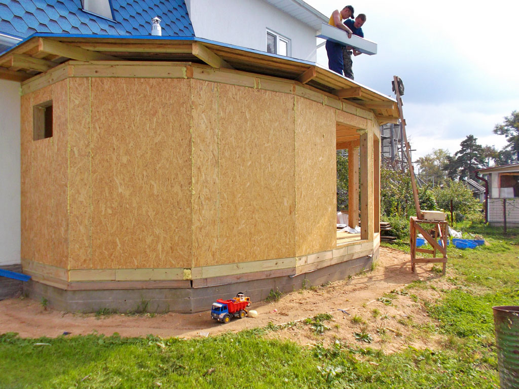 Construcción de una extensión de la casa a partir de paneles CIP