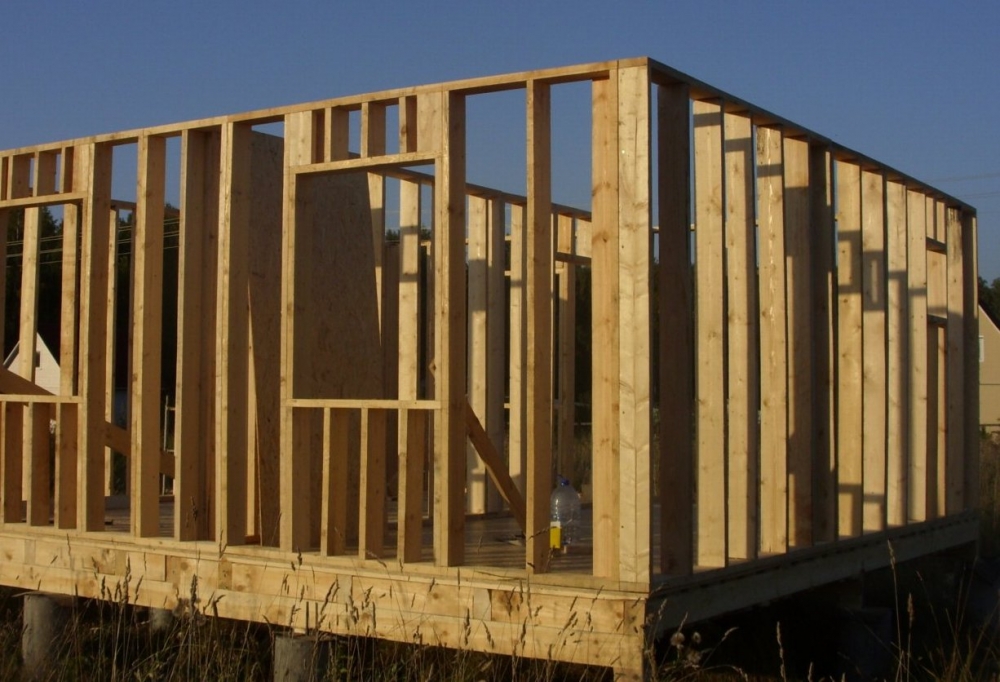 Averigüemos cómo puede construir una casa de marco usted mismo