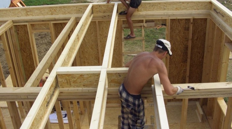 Construcción de casas de paneles de marco con sus propias manos