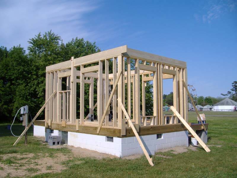 Construcción de mini casas de marco