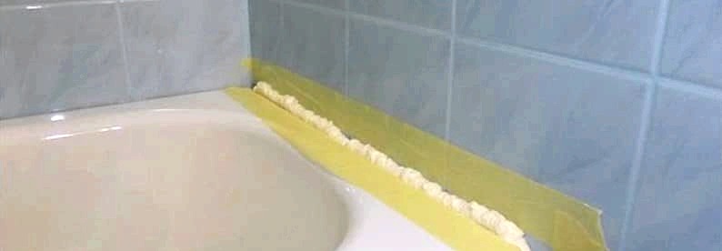 Cómo sellar el espacio entre el baño y la pared