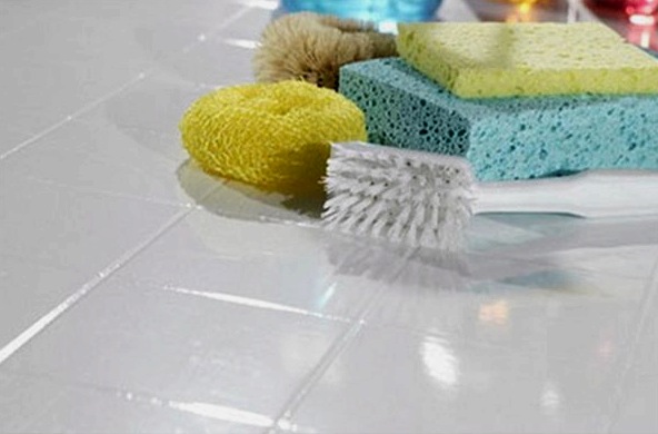 Método de limpieza de baldosas con pegamento para baldosas