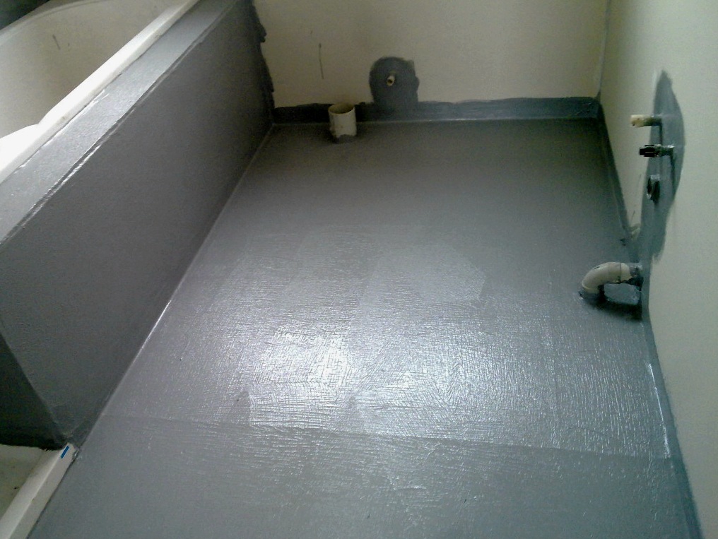 Impermeabilización debajo de pisos de baño de azulejos, instrucción