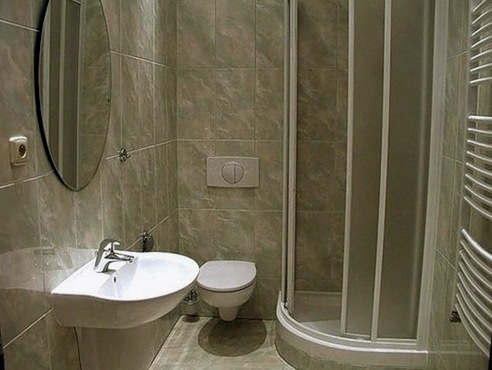 Diseño de habitación de 4 m2 con baño