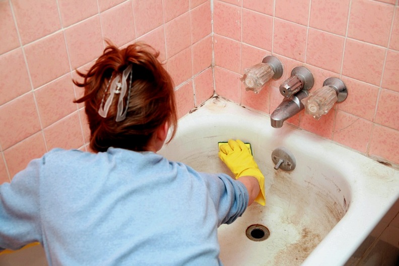 Cómo quitar la placa de cal en el baño, métodos efectivos