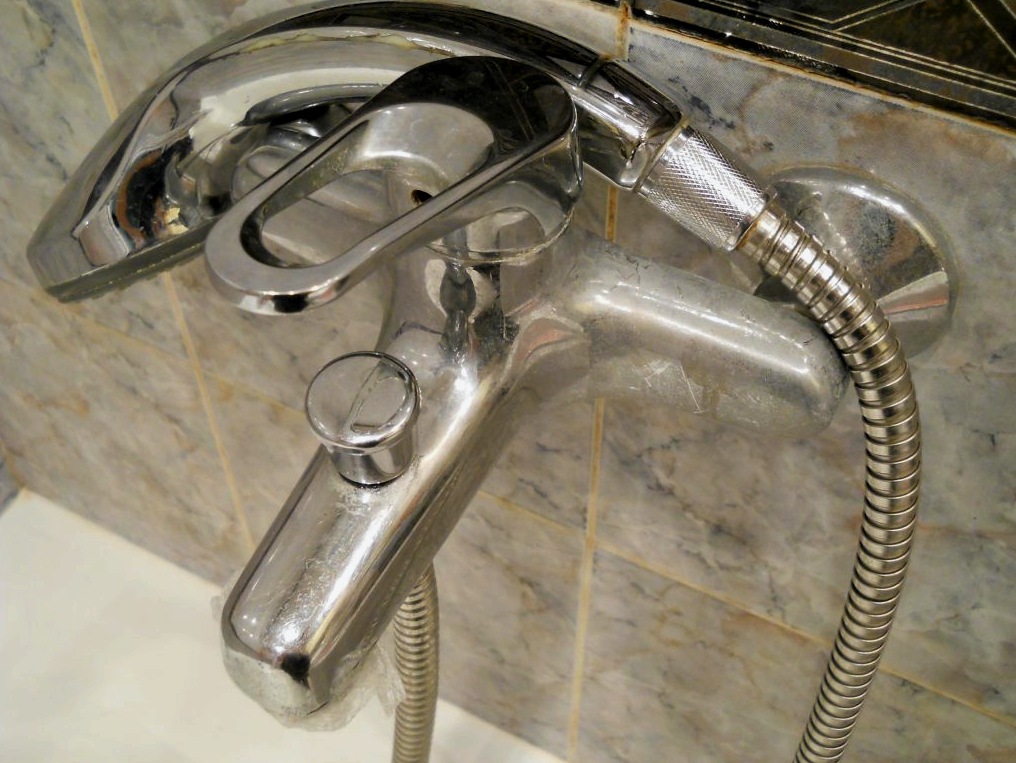 Cómo reparar un interruptor de ducha en un grifo, consejo de un experto