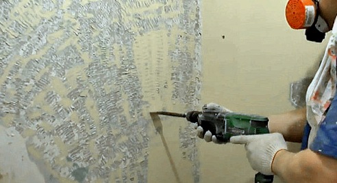 Cómo quitar la pintura del baño con bricolaje
