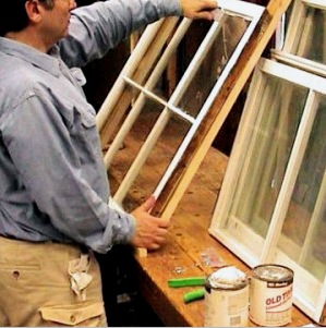 Restauración de ventanas de madera hasta su completa restauración.