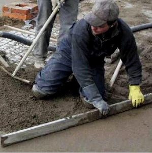 Solera de suelo húmedo: cemento, hormigón, mezclas autonivelantes