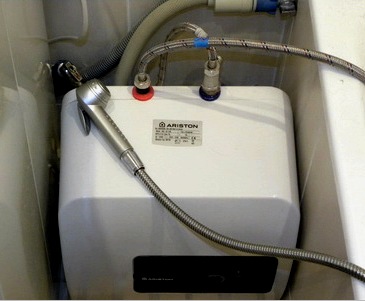 Instalación de calentadores de agua de diferentes tipos: fijación, conexión, diagramas.