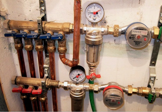 Instalación de un sistema de calefacción en un apartamento: tuberías, radiadores, cableado.